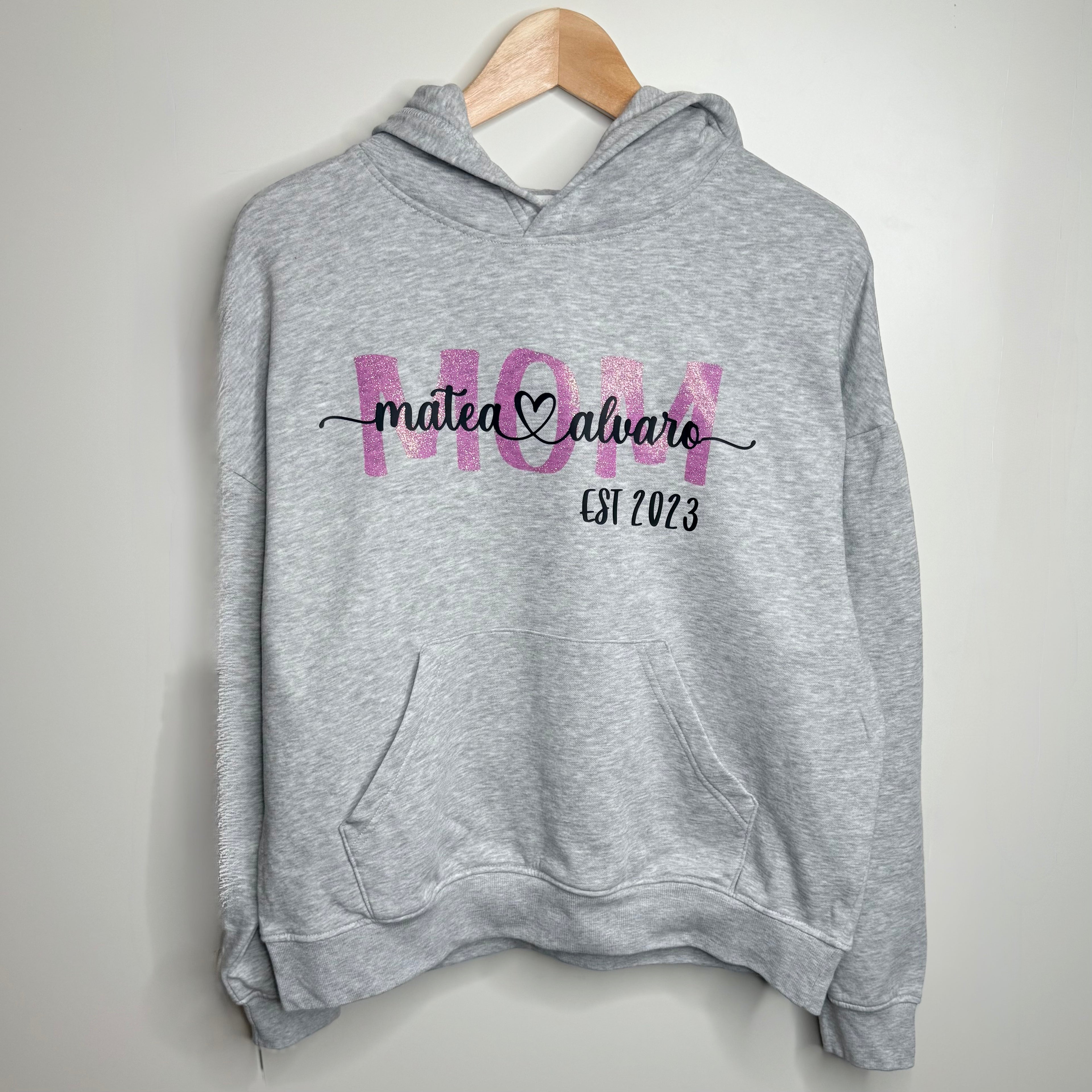 Felpa MOM personalizzabile nome figli anno speciale festa mamma CG CREATIONS Svizzera